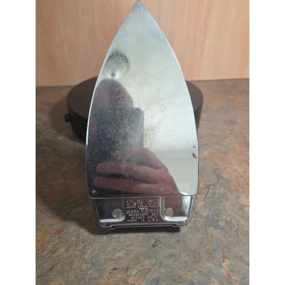 VINTAGE General Electric Automatic 375 WATT Travel Iron No.139F18 - Picture 10 of 11